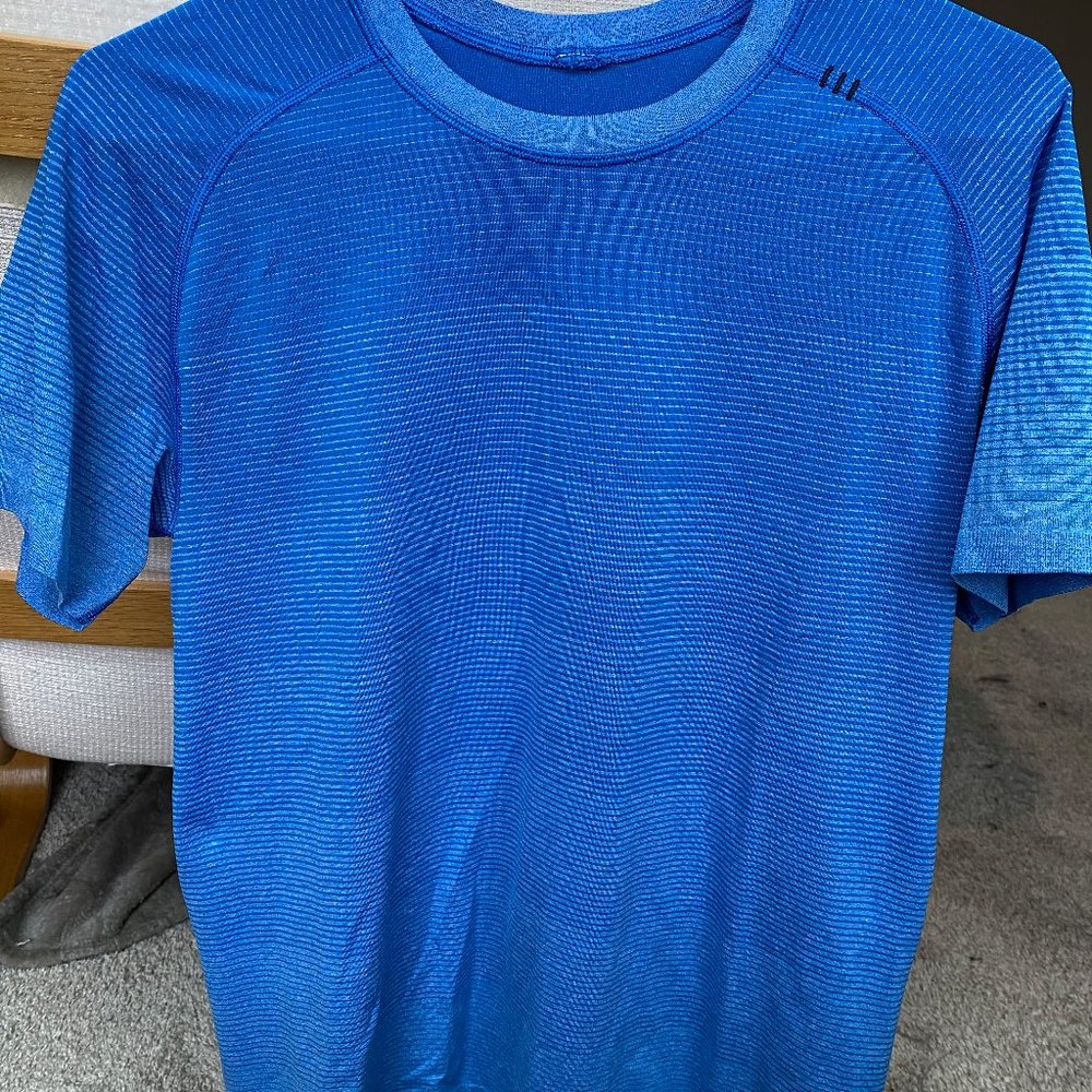 Lululemon Men's SS Shirt - Size S